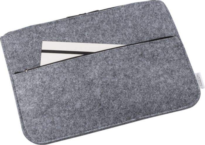 Laptophoes Emilia | Gerecycled vilt | 14 inch