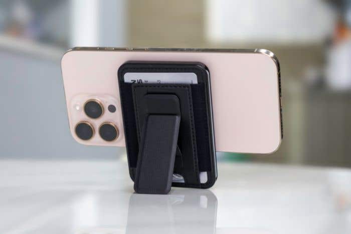BrandCharger pasjeshouder Wally Stand Pro | 6 pasjes | Telefoonhouder