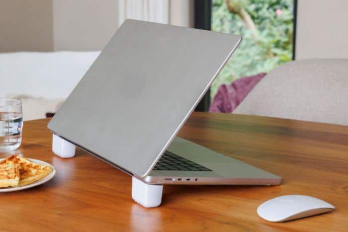 Laptopstandaard Bloqo | Gerecycled | Anti slip | Magnetisch