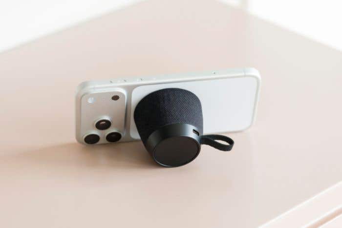 Speaker Maglo | Gerecycled | 5 W | Telefoonhouder | Lichtgevend logo