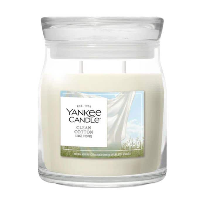 Yankee Candle geurkaars Clean Cotton | Medium Jar | 50 branduren