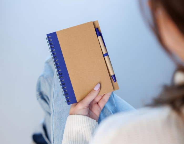 Notitieboek Stella | A5 | FSC® papier | 60 pagina's | Gelinieerd | Met pen