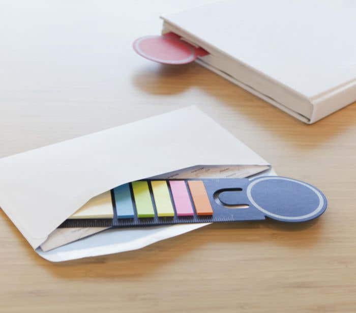 Boekenlegger met sticky notes
