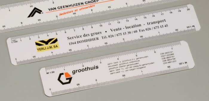 Schaalliniaal 20 cm.