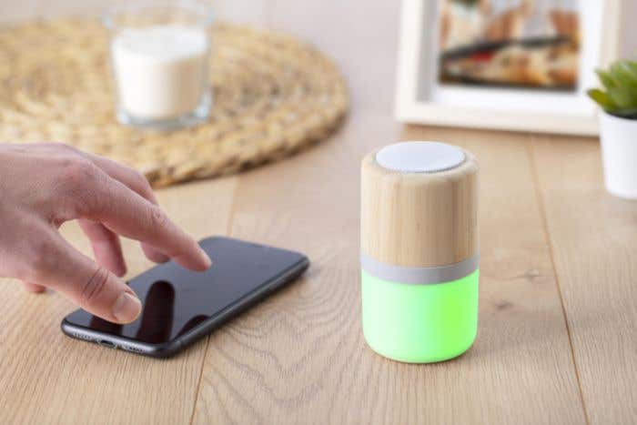 Draadloze bamboe speaker Colour Changing